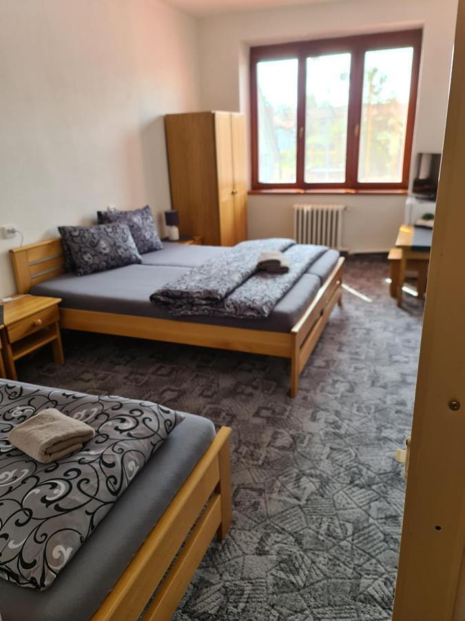 Hotel Koruna Roznov pod Radhostem Exterior photo