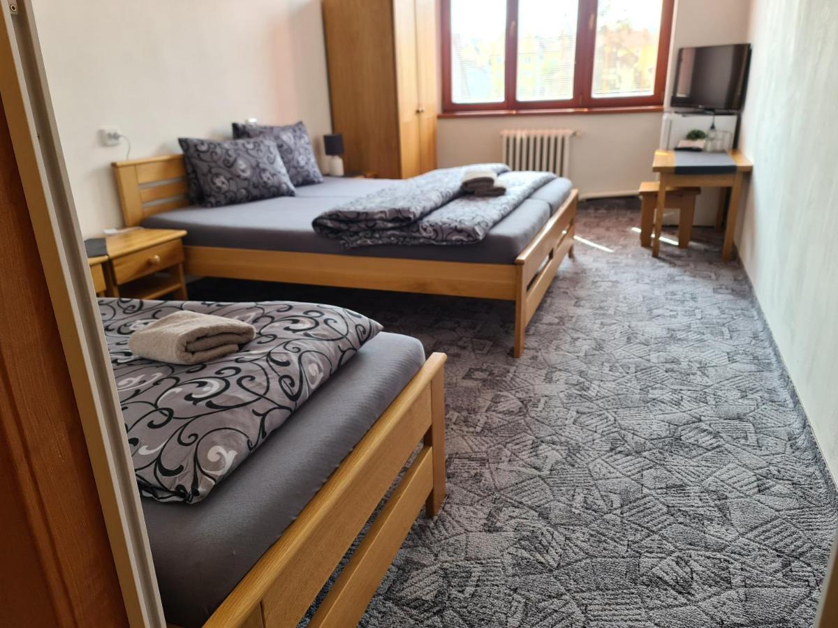Hotel Koruna Roznov pod Radhostem Exterior photo