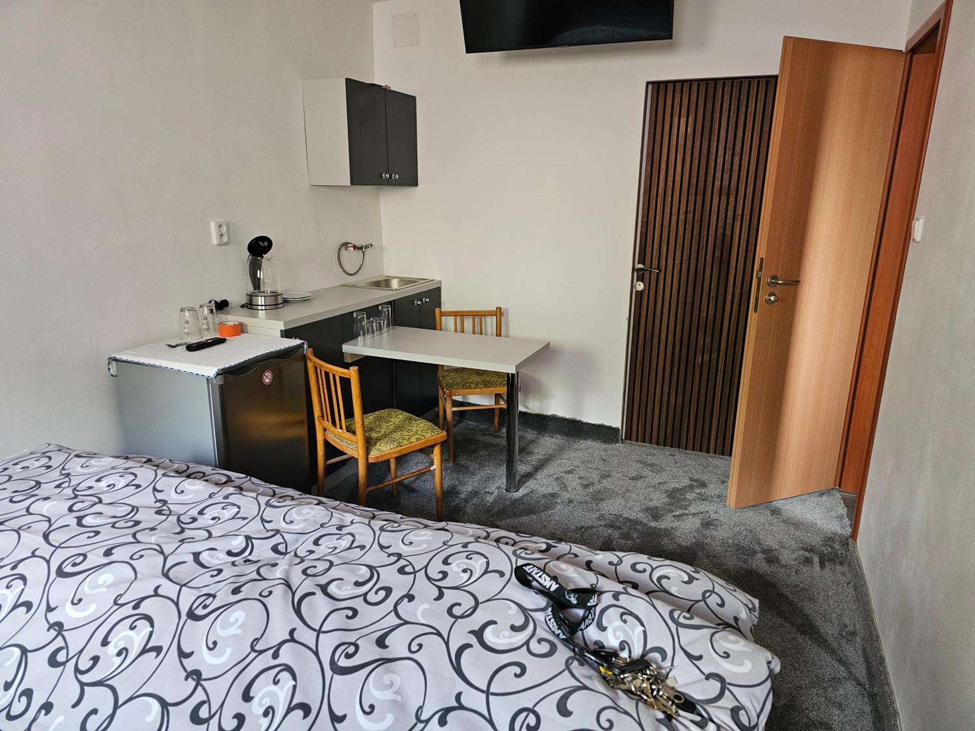 Hotel Koruna Roznov pod Radhostem Exterior photo