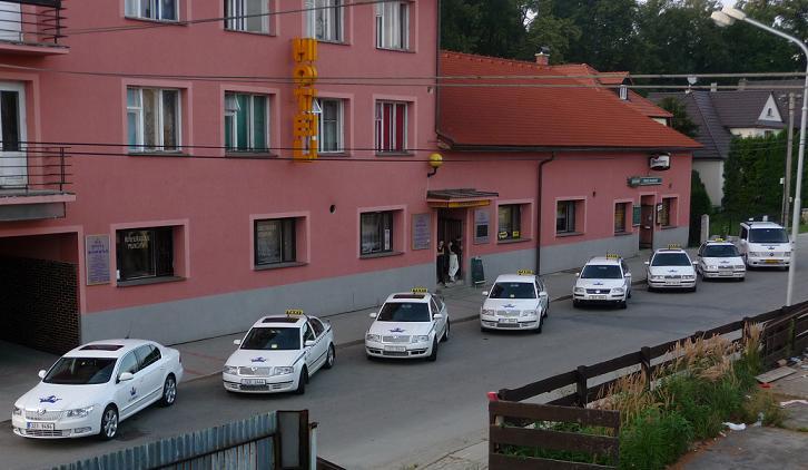 Hotel Koruna Roznov pod Radhostem Exterior photo